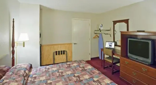 Номер Standard American Inn - Paducah