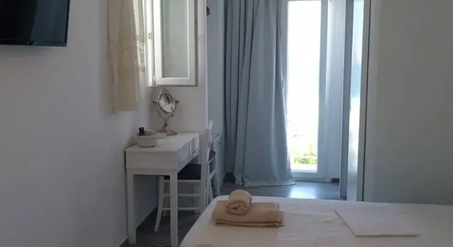 Daphne, Prenota Hotel Naoussa Paro