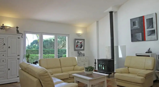Modern Villa in Gassin with Sauna