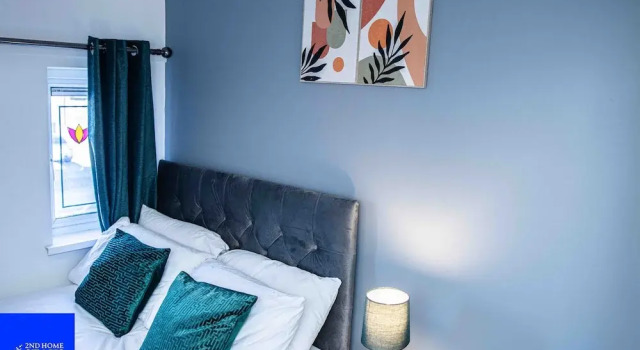 3 Bed House Sleeps 7 With Garden and Parking, Varaa Lomakoti Mökit kohteessa Merseyside, Mökki