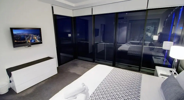 Апартаменты с 3 комнатами с балконом и с видом на море Circle on Cavill - Private Apartments - Apartment Stay