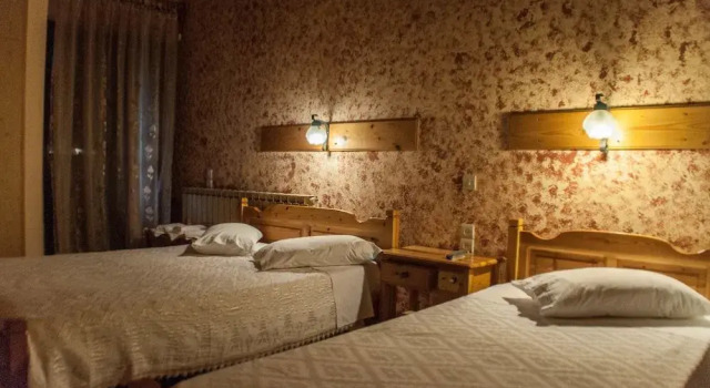 Christofer's Rooms, Book Hotel Zagora 