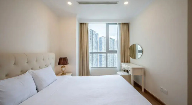 Апартаменты Deluxe с 3 комнатами с балконом и с видом на город LUNA Apartment- Vinhomes Central Park