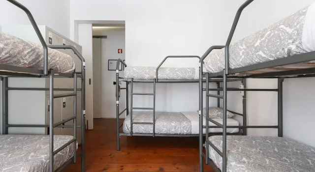 Kab+1 Hostel, Забронировать Хостел Хостелы Лиссабона, рядом с Дом-музей Фернанду Пессоа, Хостел