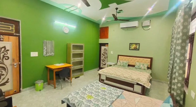 Номер Luxury Hotel O by OYO Neeta Homestay
