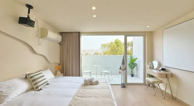 Двухместный номер Romantic с видом на внутренний двор QIMeow Garden Hotel