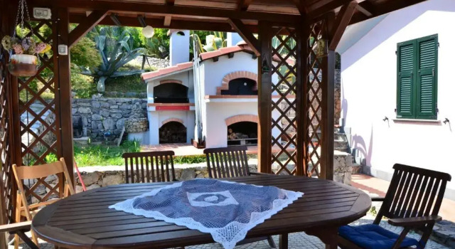 Вилла с видом на море Villa Il Pettirosso