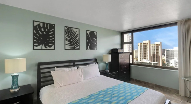 Deluxe Ocean View Condo on 31st Floor - Free Parking & Wifi! by Koko Resort Vacation Rentals, Забронировать Курортный отель Отели Гонолулу 3 звезды, рядом с Royal Hawaiian Theater Legends in Concert Waikiki, 3*