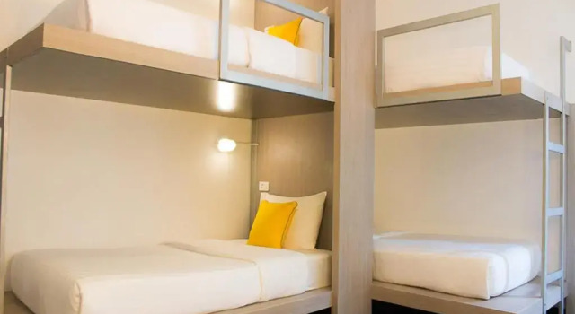 Четырёхместный номер Standard Wake Up Aonang Hotel