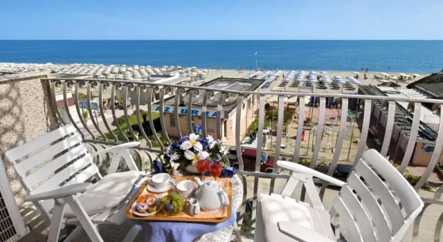 Трёхместный номер Standard Hotel Dea