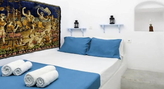 Black Rock Traditional Rooms