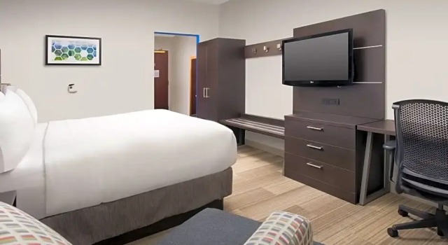 Двухместный люкс Holiday Inn Express Knoxville-Strawberry Plains by IHG