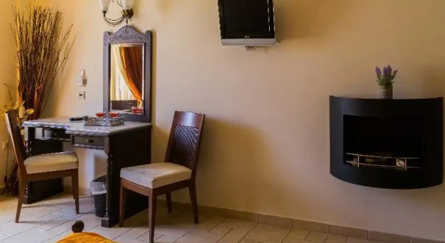 Трёхместный номер Standard с балконом Epavlis Boutique Suites