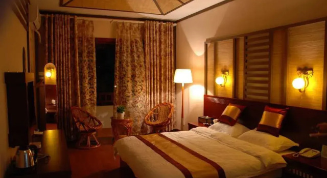 Phoenix Trees Inn, Buchen Sie Hotel Hotels in Yunnan mit Parkplatz, Parkplätze