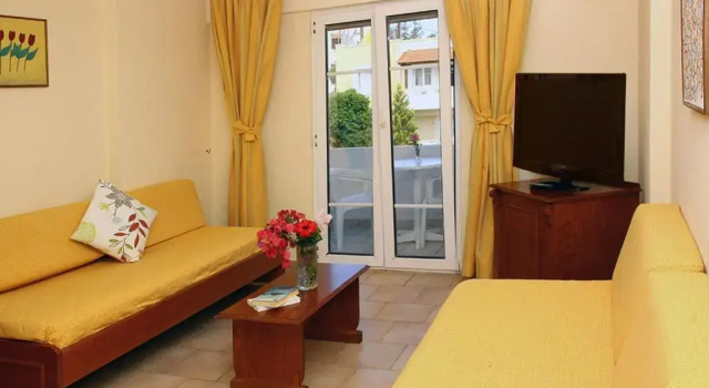 Семейный номер Standard с 2 комнатами Alexander House Hotel