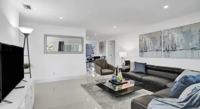 Newly Renovated 3BR Home with Hot tub