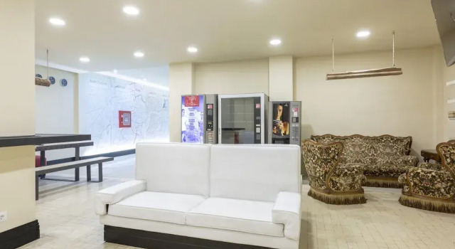 A&B Hostel Príncipe Pío, Забронировать Хостел Хостелы Мадрида, рядом с Обитель Девы Марии дель-Пуэрто, Хостел