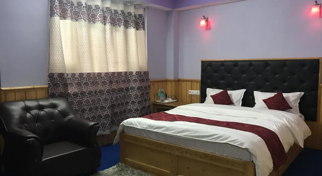 Hill Hotel Lachhung