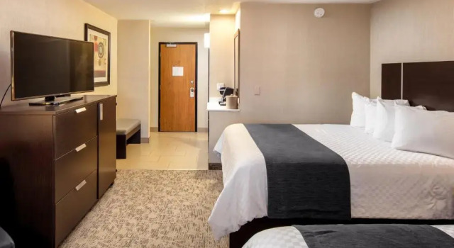 Четырёхместный номер Standard Stonecroft Inn