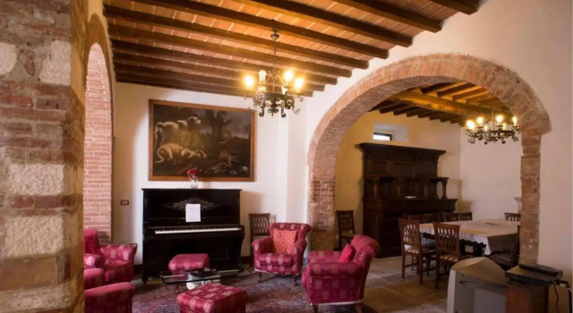 Imposing Villa With 5 Apartments Ideal for Groups Pool -aia Vecchia