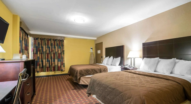 Четырёхместный номер Standard Rodeway Inn Towanda