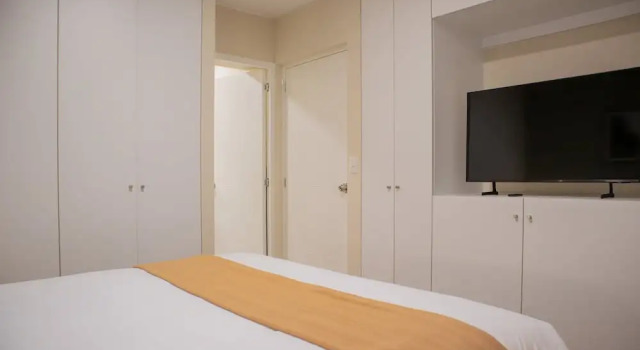 w Modern 2BR w Scenic Balcony Close to Kennedy Park