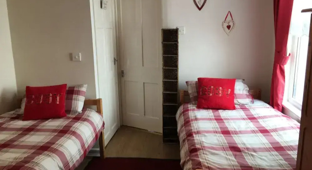 Homely 2- bed Apartment -ground Floor-sleeps 4, Varaa Huoneisto Asunnot kohteessa Merseyside, Huoneisto
