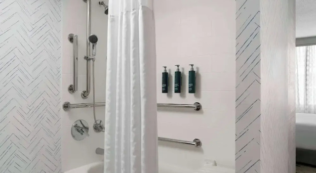 Двухместный люкс DoubleTree by Hilton Hartford Downtown