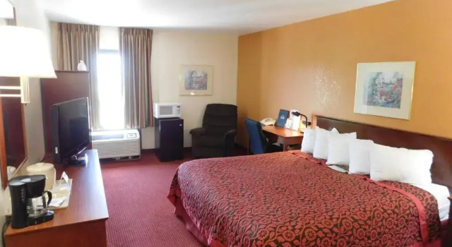 Номер Standard Days Inn & Suites by Wyndham Cedar Rapids