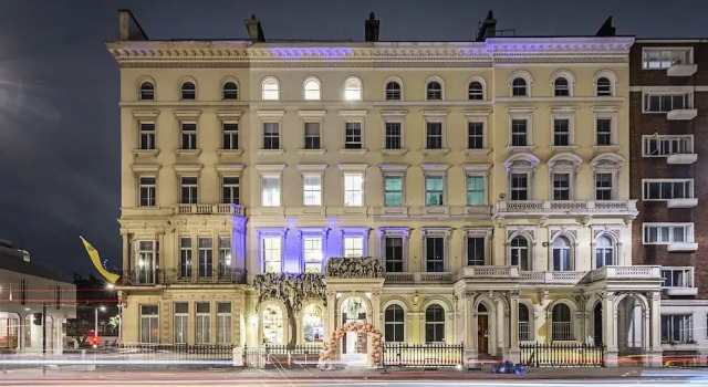 Billionaire Suites Kensington