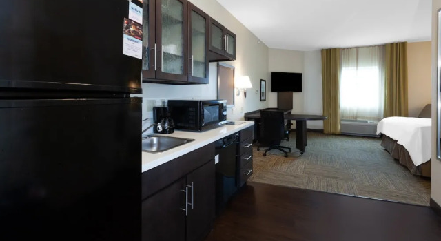 Люкс Candlewood Suites Kalamazoo by IHG