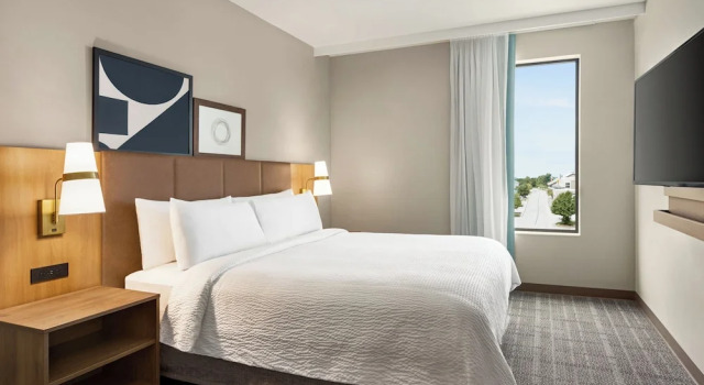 Номер Standard Staybridge Suites Toronto Airport East by IHG