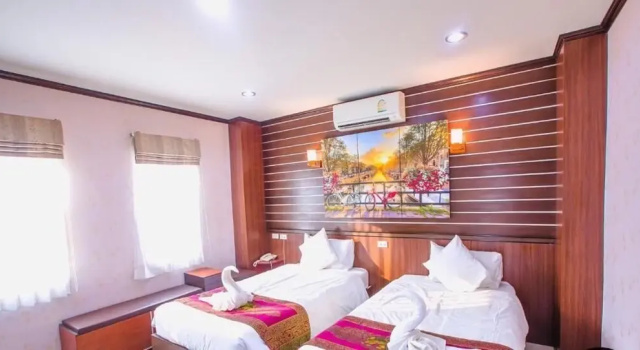 Двухместный номер Deluxe с балконом Bander Hotel