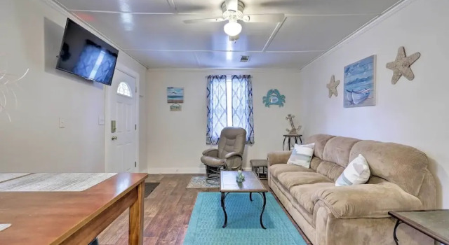 Gulfport Home w/ Deck & Grill, Walk to Beach!, Забронировать Дом для отпуска Галфпорт Миссисипи - побережье