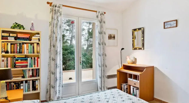 Lavish Villa in Bagnols-en-forêt With Swimming Pool, Забронировать Вилла Виллы Овернь-Рона-Альпы, Вилла