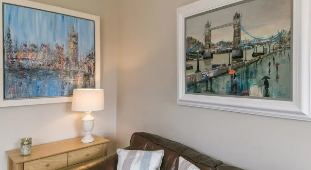 NEW Charming 2BD Basement Flat Heart of Battersea, Забронировать Отель Отели Англии 3 звезды, 3*
