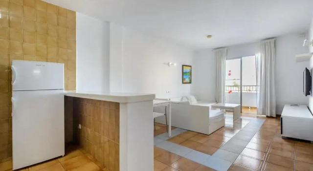 Двухместный номер Standard с балконом и с видом на море Apartamentos San Antonio Beach