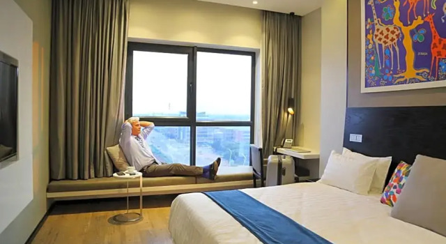 Camera Standard Room50Two