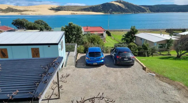 Opononi Bliss, Rezerwuj Hotel Hotele w Auckland Region z parkingiem, Parking