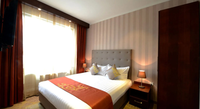Hotel Nine