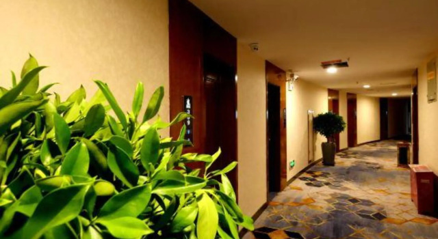 Zhongya Hotel, Book Hotel 3-stjernede hoteller i Bole, 3*