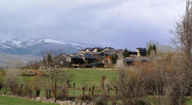 Cal Pedrals II, Prenota Hotel Urús La Masella