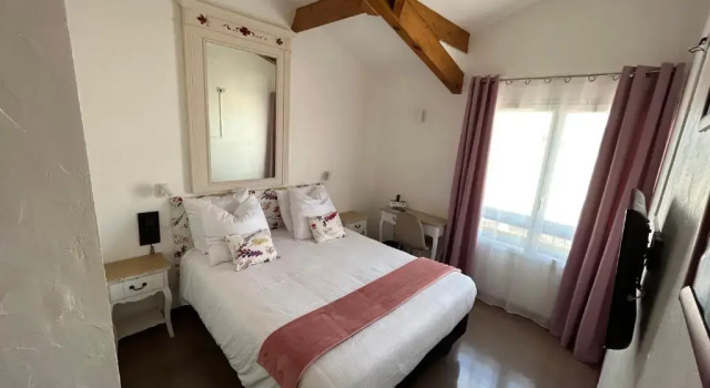 Двухместный номер Standard Logis Hotel De La Clape