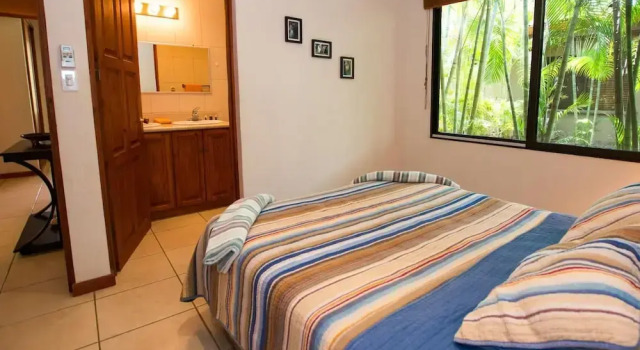 Номер Standard Cozy Garden Condo with Vibrant Tropical Decor, Swimming Pool and Rancho