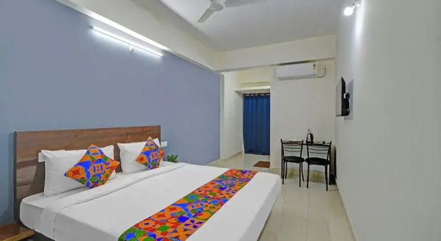 Номер Deluxe Fabhotel Rio Hitech City