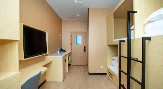 Кровать в общем номере (мужской номер) Libo Smart Select Hotel Apartment