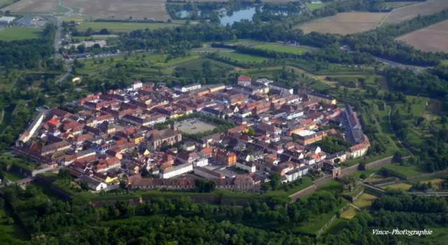 Gite Les Bambous, Book Hotel Hoteller i Biesheim med parkering, Parkering