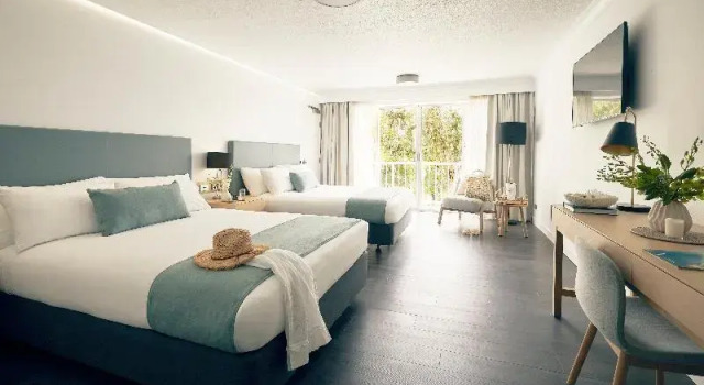 Двухместный номер Standard с балконом и с видом на бассейн Daydream Island Resort