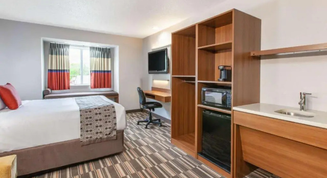 Двухместный номер Microtel Inn & Suites by Wyndham Pittsburgh Airport