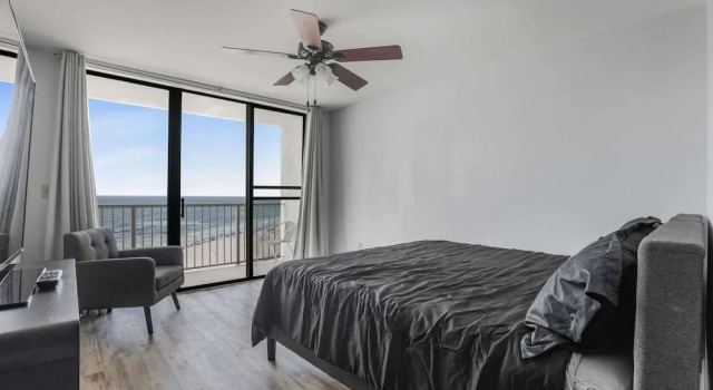 Апартаменты Seaside Beach 3902- 2 BR Direct Beachfront Condo With Pool Sauna Amazing Ocean View Balcony